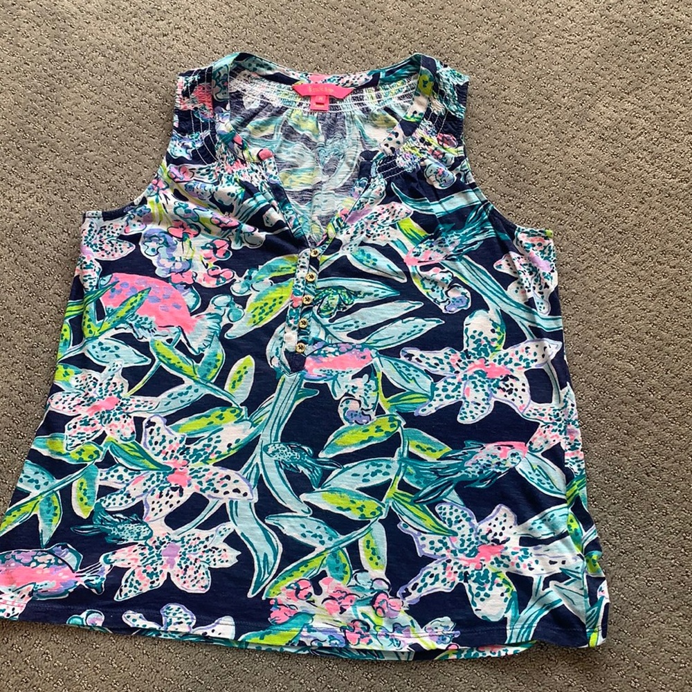 Lilly Pulitzer size M shirt